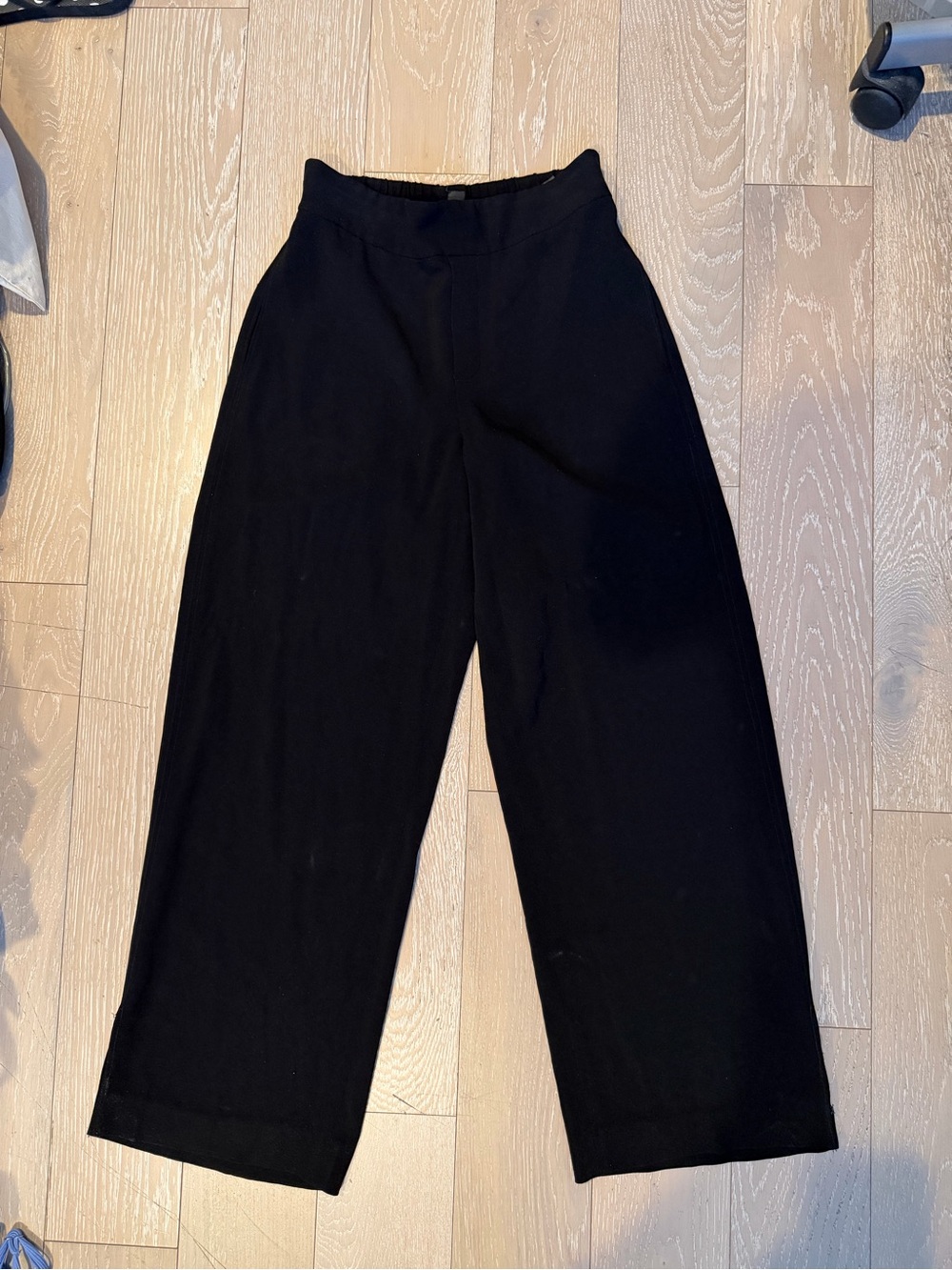 Theory Black Elastic Waist Pants Petite